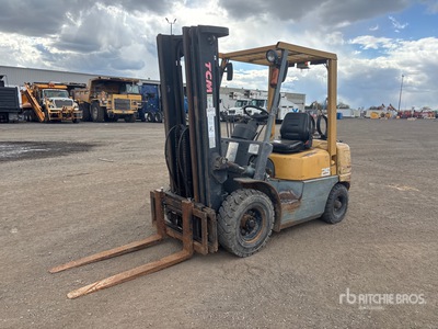 TCM FG25N5T 3700 lb Pneumatic Tire Forklift
