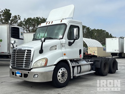 2015 Freightliner CA113 6x4 Tracteur Routier