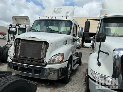 2012 Freightliner CA113 Day Cab Truck Tractor