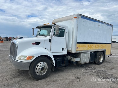 2008 Peterbilt 335 4x2 Camion de lubrification