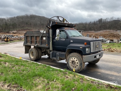 2000 Chevrolet C7500 S/A Dump Truck