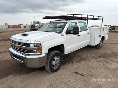 2017 Chevrolet Silverado 3500HD 4x4 Crew Cab Utility Truck
