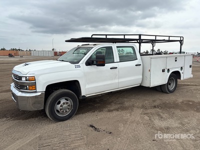 2017 Chevrolet Silverado 3500HD 4x4 Crew Cab Utility Truck