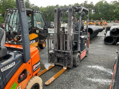 2014 Toyota 8FBCU25 4800 lb Cushion Tire Carrelli Elevatori