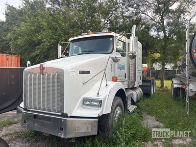 2011 Kenworth T800 6x4 T/A Sleeper Truck Tractor