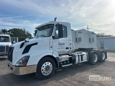 2013 Volvo VNL 6x4 T/A Day Cab Truck Tractor