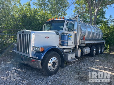 Amthor Matador on 2004 Peterbilt 379 8x4 Vacuum Tanker Truck