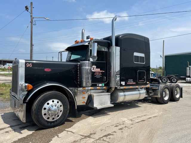 2007 Peterbilt 379 6x4 T/A Sleeper Truck Tractor