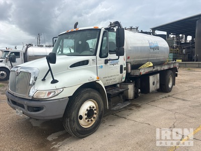 2016 Advanced Pump & Equipment, INC L on 2015 International DuraStar 4300 4x2 Vacuüm tankwagen