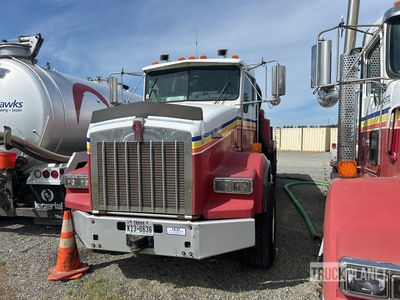 2005 Kenworth T-800 8x4 Vacuum Tanker Truck (Inoperable)