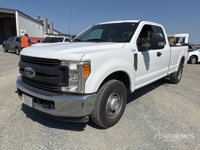 2017 Ford F-250 4x2 Extended Cab Pickup