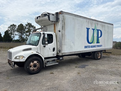 2005 Freightliner M2 106 4x2 Refrigerated Truck