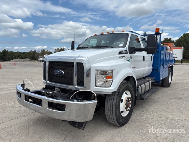 2021 Ford F-750 4x2 Crew Cab Utility Truck