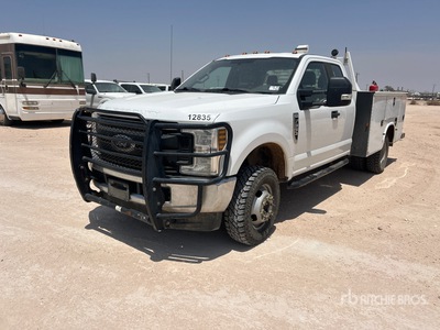 2019 Ford F-350 4x4 Crew Cab Utility Truck