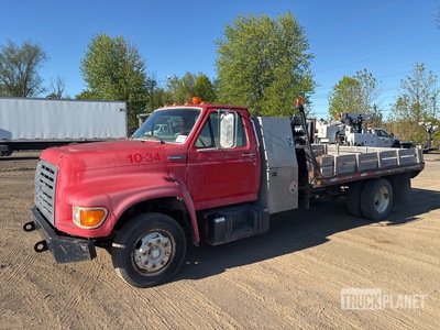 1997 Ford F800 4x2 Flatbed Truck