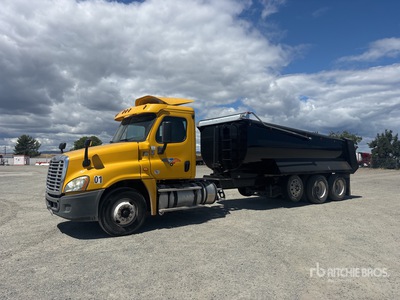 2016 Freightliner Cascadia 125 8x4 Camion à benne basculante Tridem
