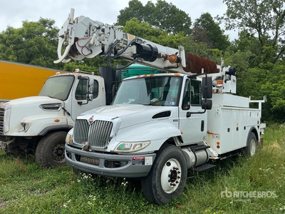 2013 Altec on 2014 International 4300 Durastar 4x2 Digger Derrick Truck (Inoperable)