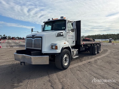 2013 Western Star 4700SB 6x4 Bed Truck