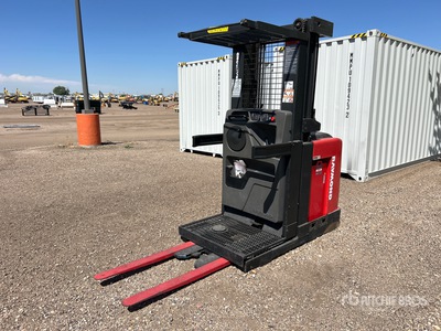 Raymond 520-OPC30TT 3000 lb Order Picker