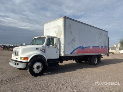 1999 International 4700 4x2 Van Truck