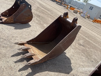 25 in Digging Excavator Bucket