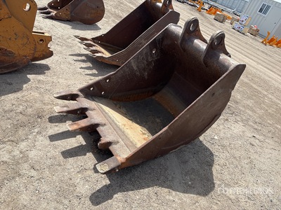 35 in Digging Excavator Bucket