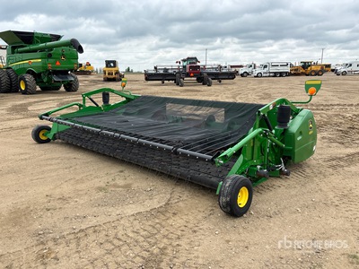 2018 John Deere 615P 15 ft Tête de moissonneuse-batteuse