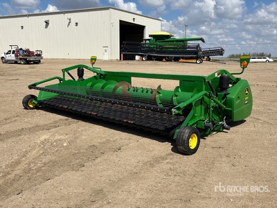 2014 John Deere 615P 15 ft رأس الحصادة المجمعة بوقاية