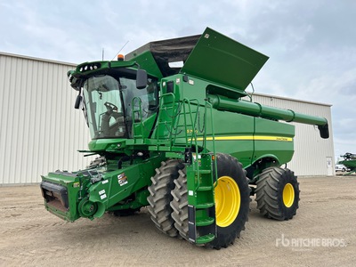 2018 John Deere S790 Combine Harvester