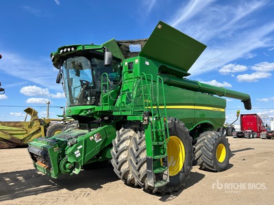 2021 John Deere S780 Combine Harvester