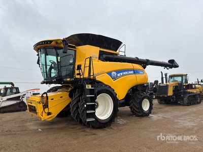 2021 New Holland CR8.90 Combine Harvester