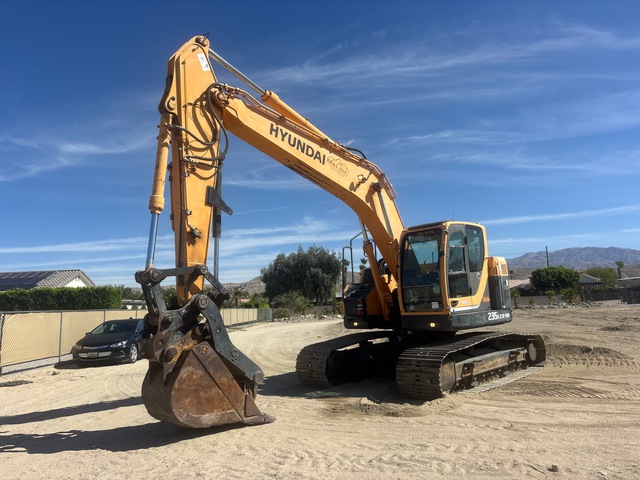 2014 Hyundai 235LCR-9A Tracked Excavator