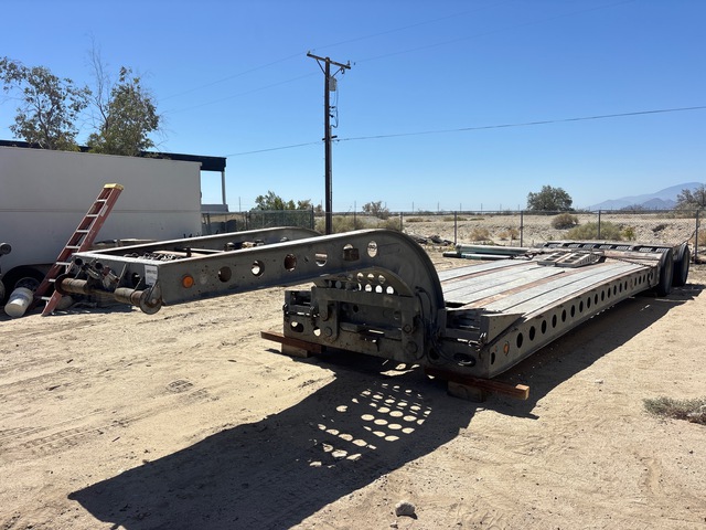 1983 Cozad 16-Wheel Extendable Removable Gooseneck Lowboy Trailer