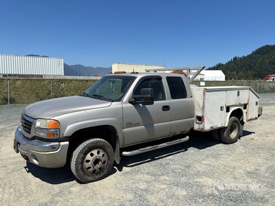 2004 GMC Sierra 3500 4x4 Extended Cab Camion utilitaire