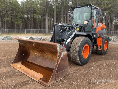 2023 Doosan DL220-7 Wheel Loader