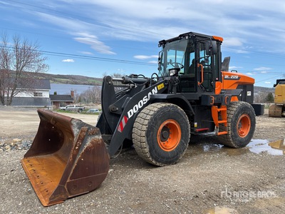2023 Doosan DL220-7 Wheel Loader