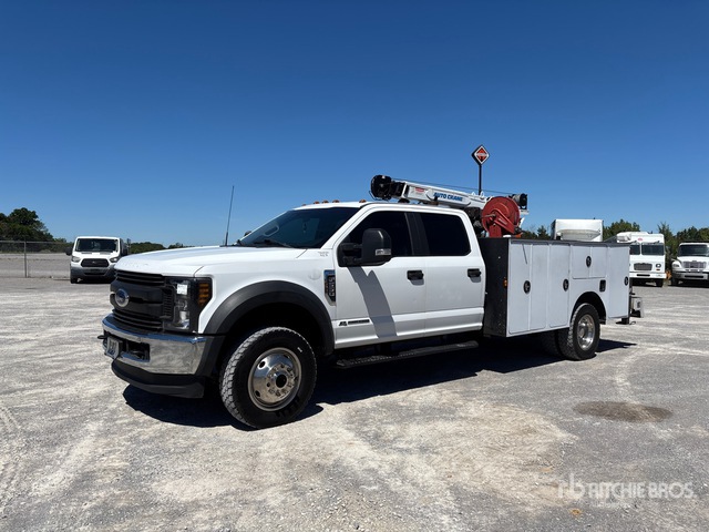 2019 Ford F-550 4x4 Crew Cab Service Truck