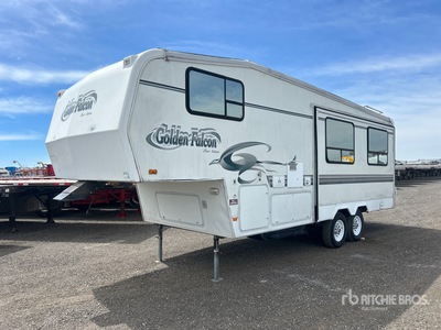 2001 Glendale Golden Falcon 25 ft T/A Travel Trailer