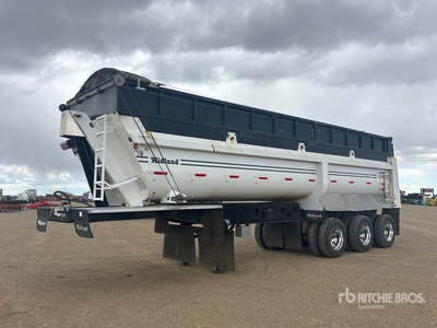 2019 Midland SL3000 35 ft Tri/A End Dump Trailer