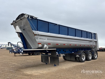 2025 Midland SLX3 35 ft Tri/A End Dump Trailer