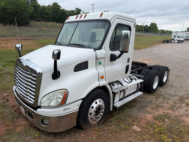 2013 Freightliner CA113 6x4 T/A Day Cab Truck Tractor