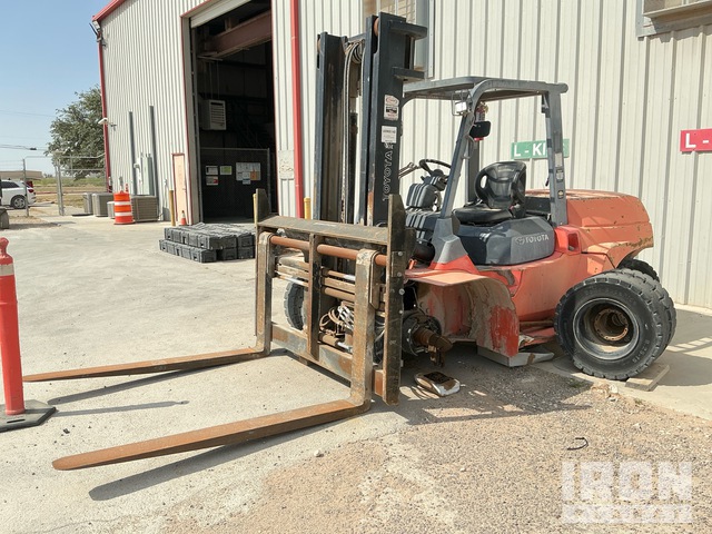 2012 (unverified) Toyota 7FDU70 14000 lb Pneumatic Tire Forklift (Inoperable)
