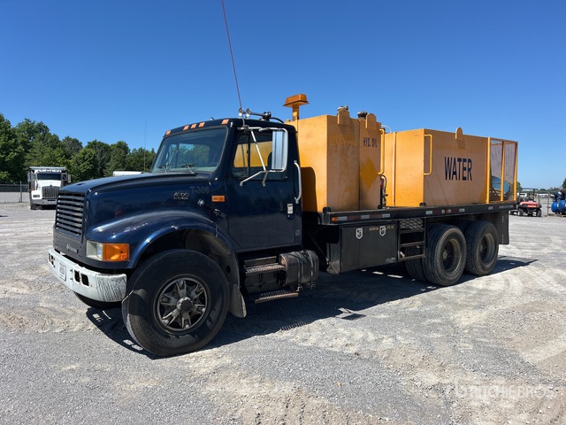 1995 International 4900 6x4 Fuel and Lube Truck