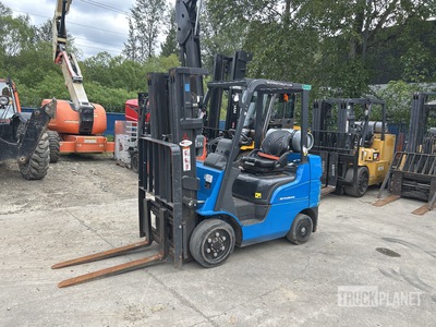 Mitsubishi FGC25N4 FL 4750 lb Cushion Tire Forklift