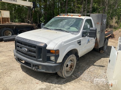 2008 Ford F-350 XL 4x2 Flatbed Truck