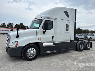 2015 Freightliner Cascadia 125 6x4 T/A Sleeper Truck Tractor