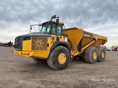 2015 John Deere 410E Tombereau