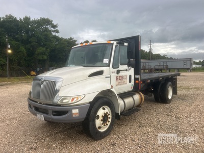 2010 International 4300 4x2 Flatbed Truck