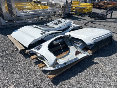 Ford F-250 Body Pieces Divers