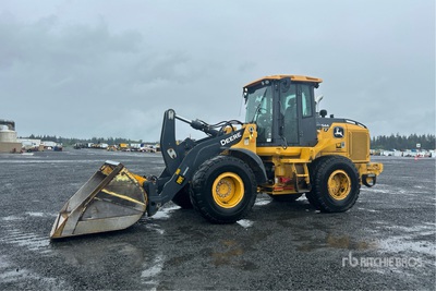 2021 John Deere 544 P-Tier Pala gommata